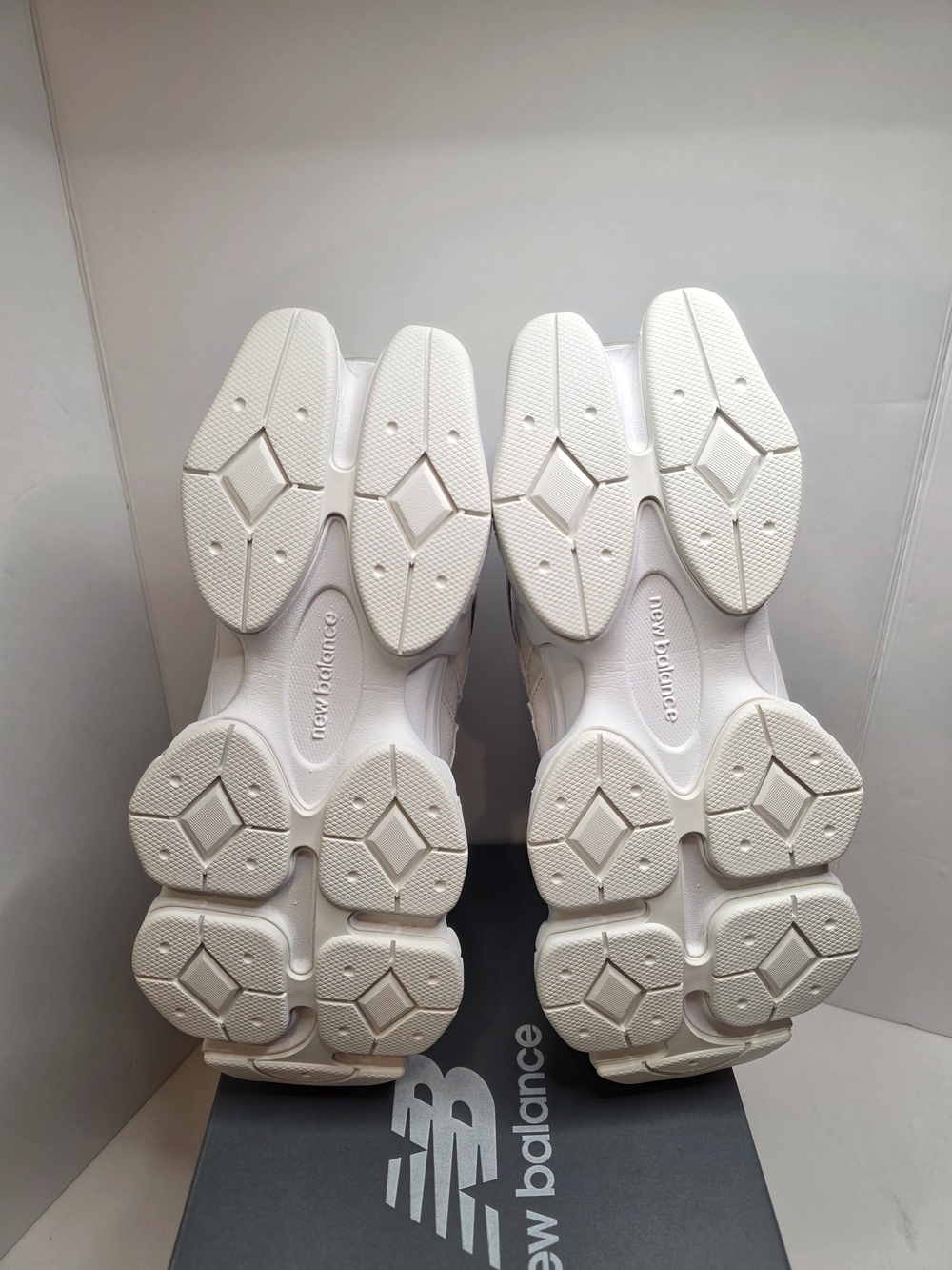New Balance 9060 Reflection White Mens 7.5 Womans 9 - Picture 5 of 8